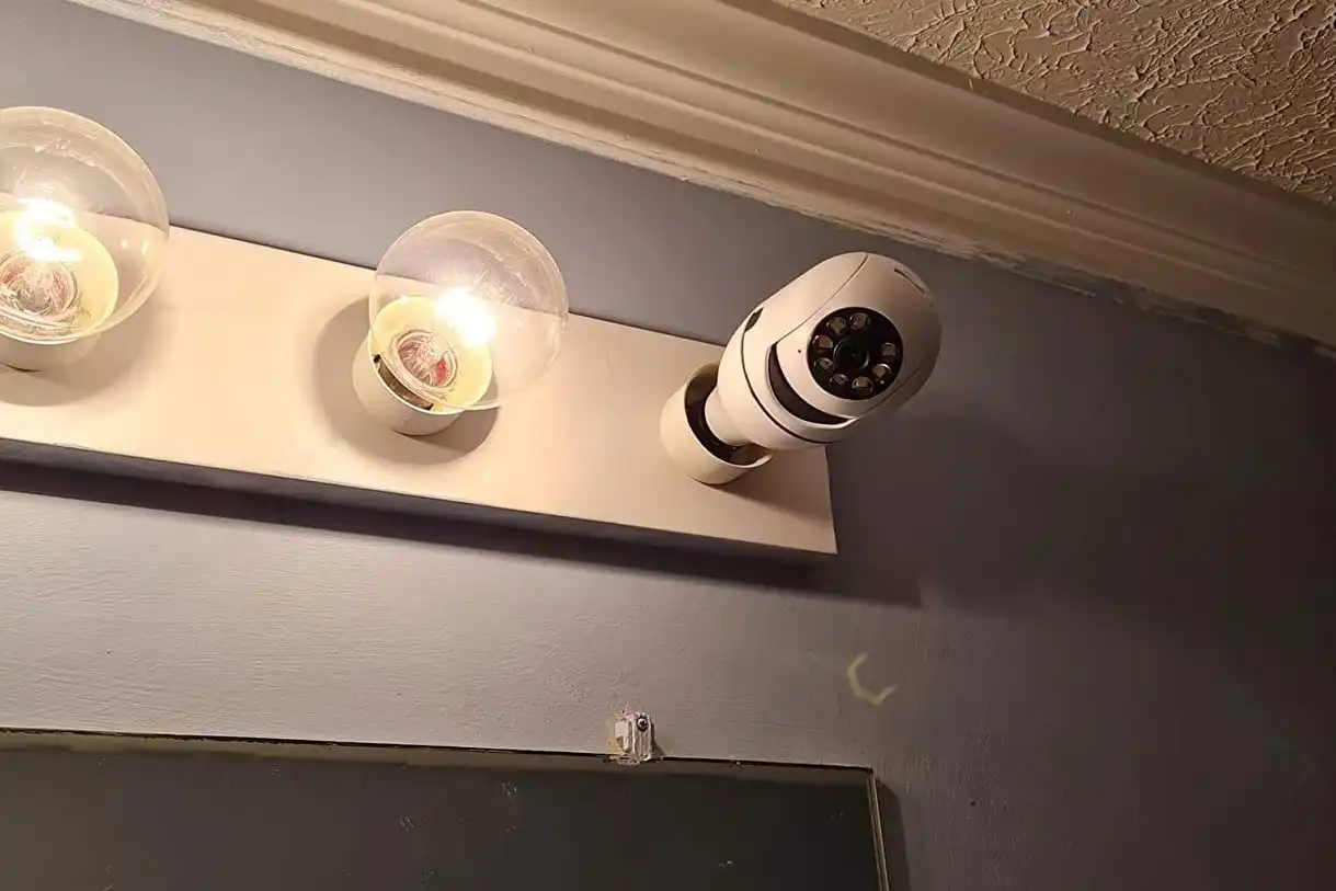 Light Bulb Camera Reviews